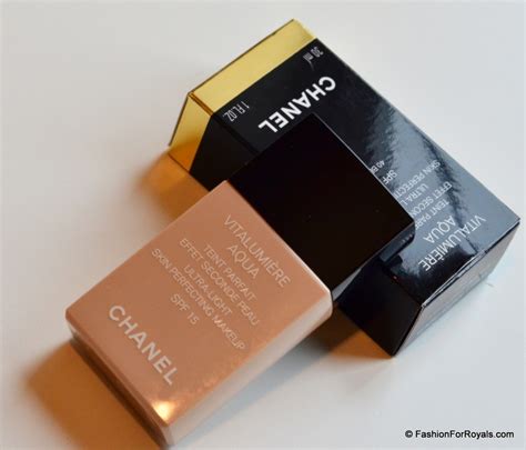 chanel vitalumiere aqua foundation 40 beige|chanel vitalumiere aqua compact foundation.